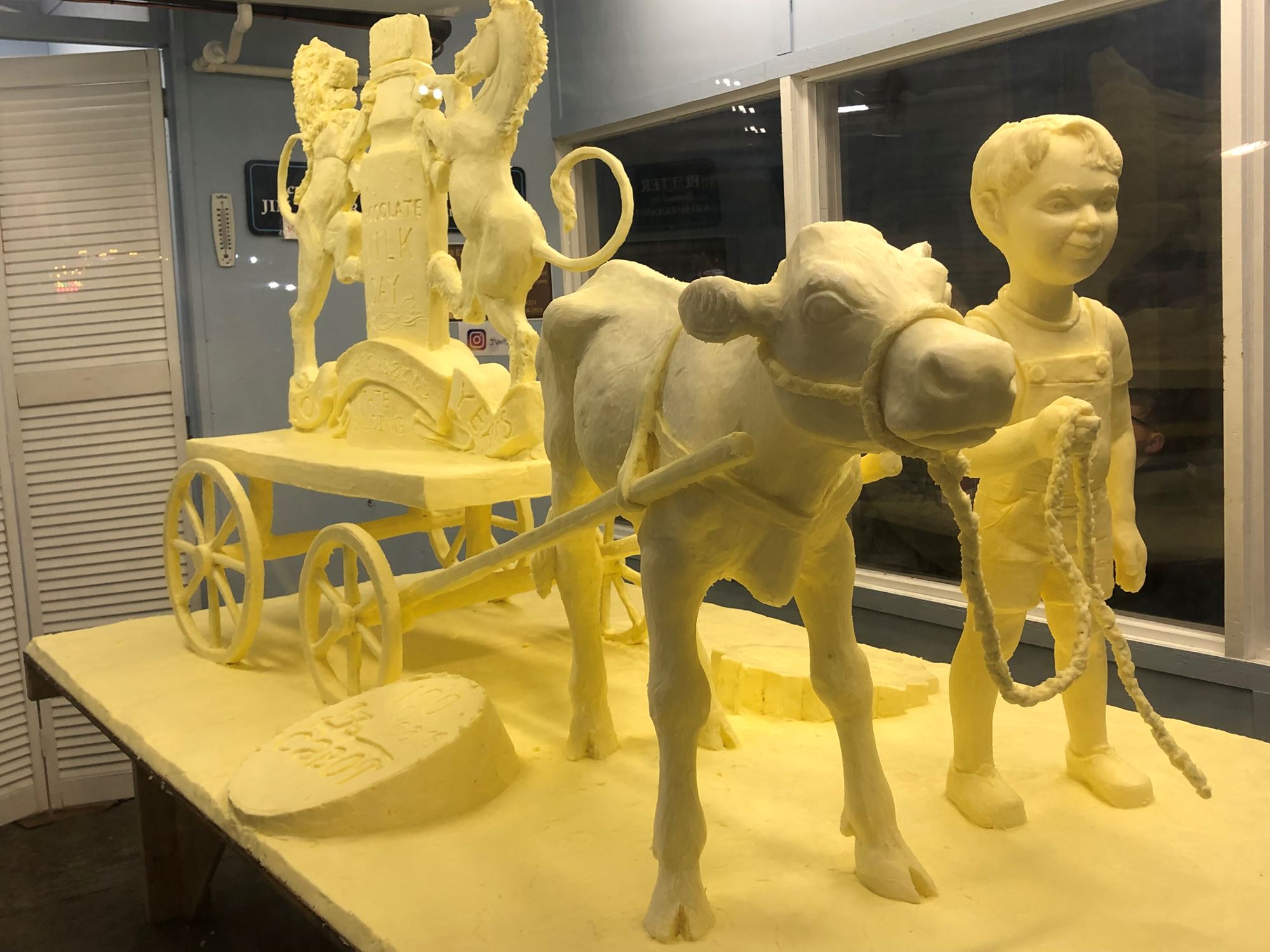 Featured image of post Butter Sculpture Animal - About 0% of these are sculptures, 0% are metal a wide variety of butter sculpture options are available to you, such as material, use, and theme.