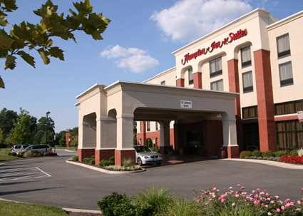 hotel richmond hampton virginia inn center suites hotels jacuzzi va