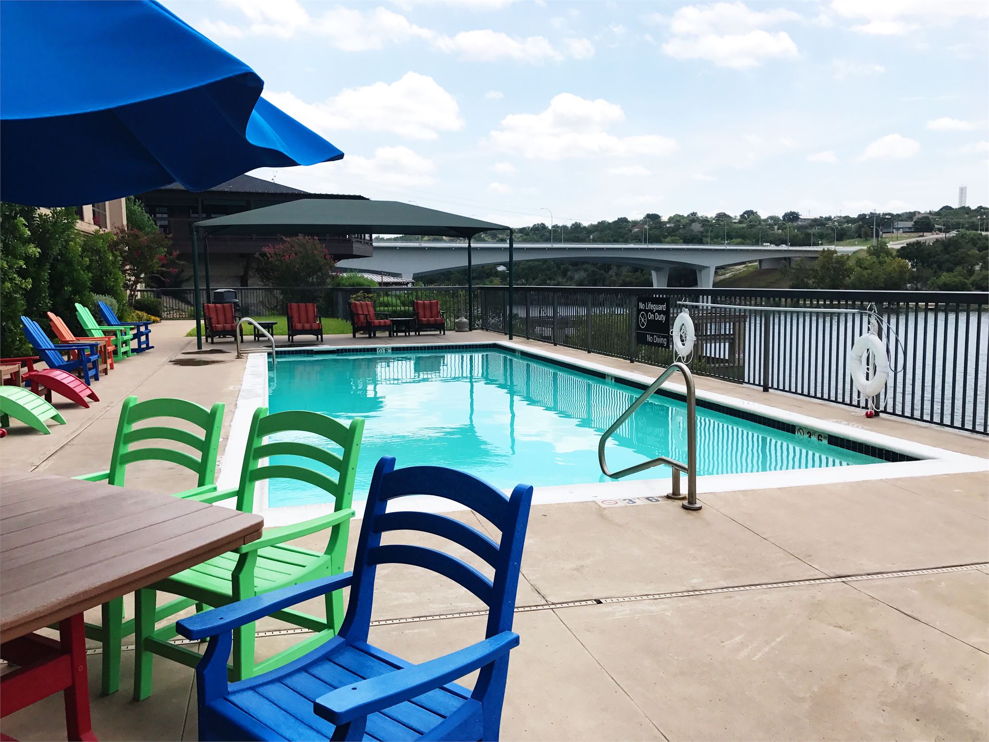 7 Hotels In Marble Falls With Awesome Pools