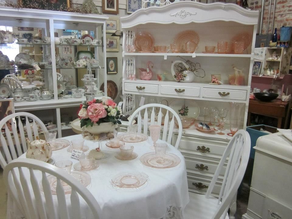 Ivy Cottage Antiques & Treasures